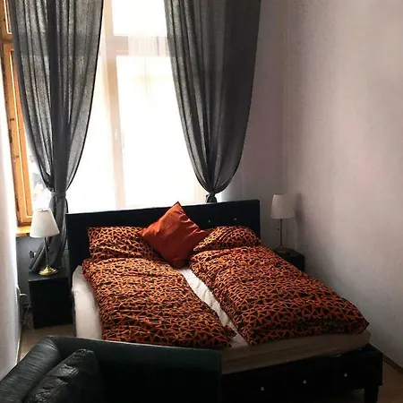 Glamour Florianska 32